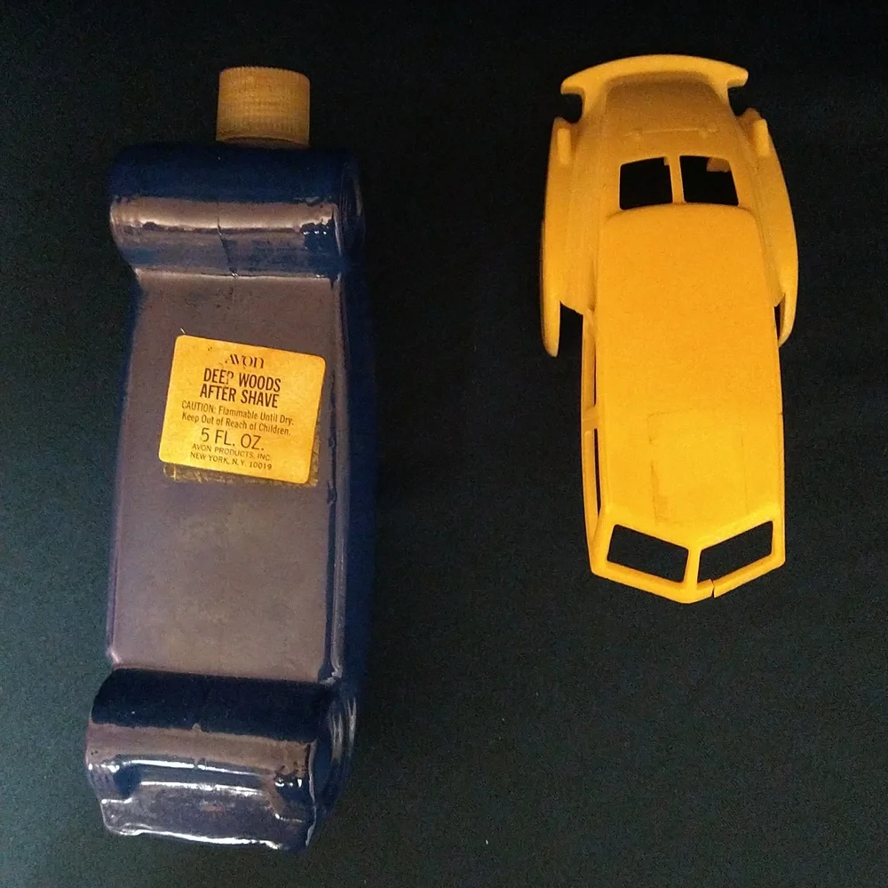 Lot of 2 Vintage Avon Car After Shave Bottles Empty - Picture 6 of 6